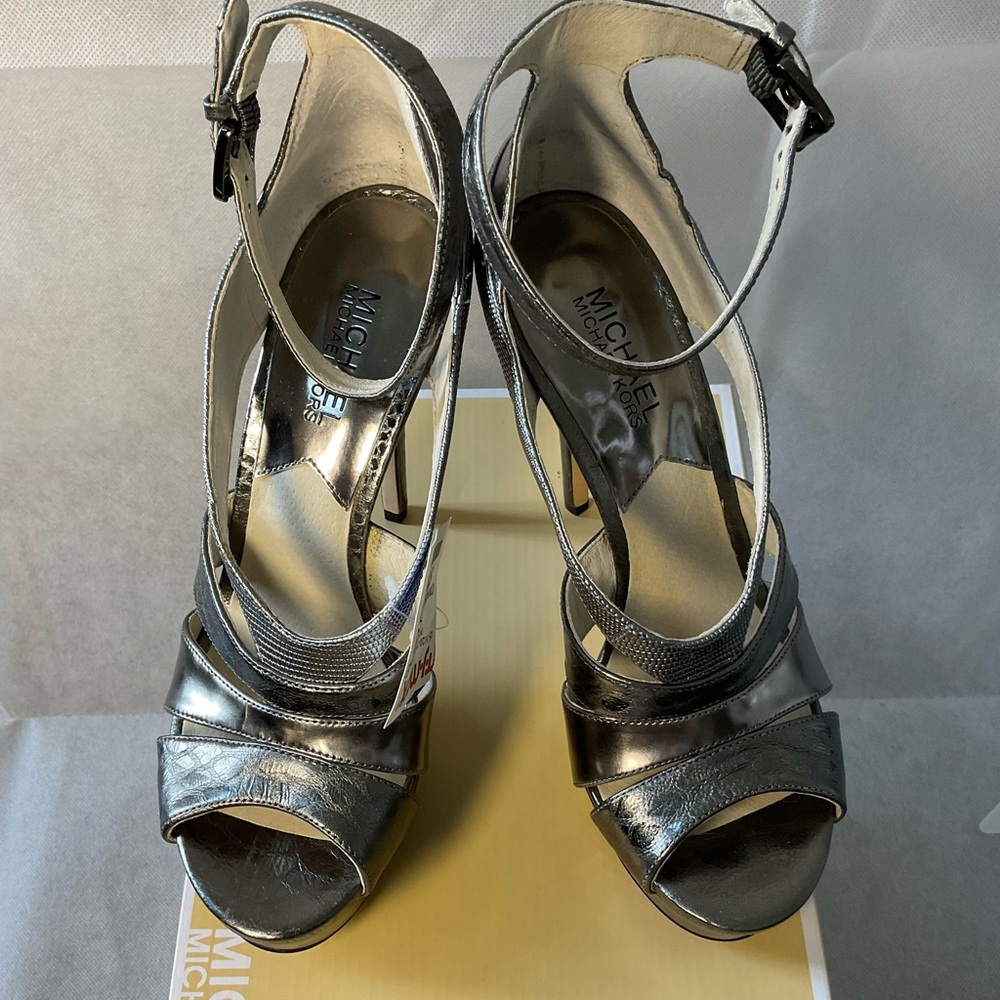 Michael Kors Leighton Heels- Leather-Metallic Silver- Just Gorgeous!